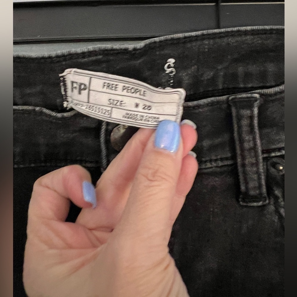 FREE PEOPLE 28 Great Heights Frayed Skinny Jeans Black Charcoal - Picture 7 of 14